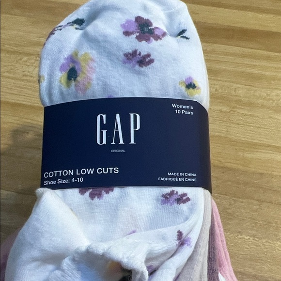 #1169+ GAP Women's Floral and Solid Socks - White, Pink, Purple - Picture 4 of 4